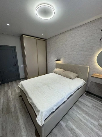 Купить трехкомнатную квартиру в районе Ворошиловский в Ростове-на-Дону. Вариант № 25091, 11, площадь -  квм, цена 12500000 рублей