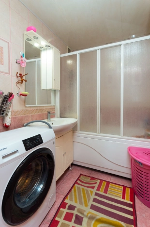 Купить дом в Микрорайоне Восточный, Тобольск в Тобольске. Вариант № 19660, 13, площадь -  квм, цена 9000000 рублей