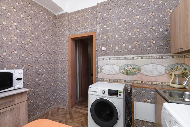 Купить двухкомнатную квартиру в районе Советский в Новосибирске. Вариант № 8775217, 9, площадь -  квм, цена 3450000 рублей