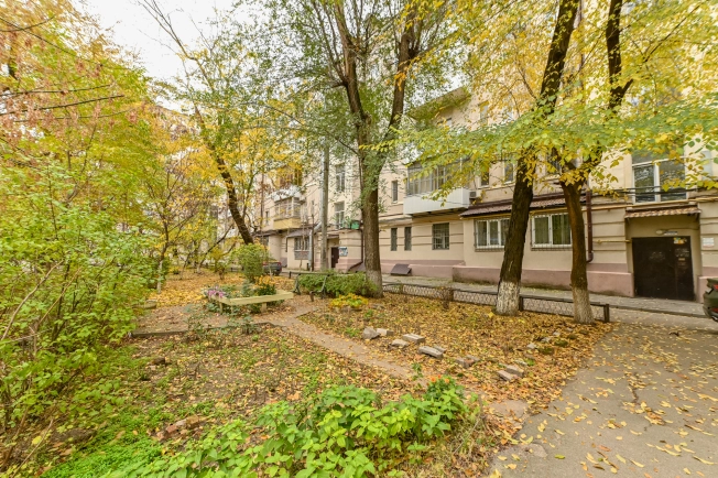 Купить трехкомнатную квартиру в Ростовской области. Вариант № 9589895, 14, площадь -  квм, цена 15500000 рублей