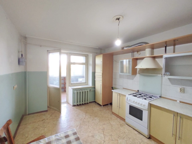 Купить трехкомнатную квартиру в Краснодарском крае. Вариант № 3649012, 9, площадь -  квм, цена 8000000 рублей