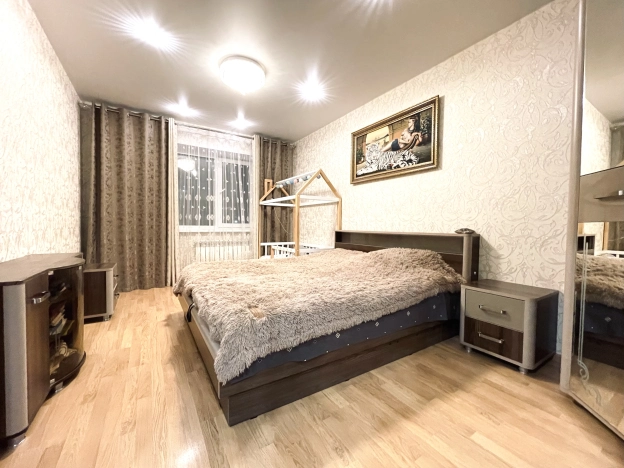 Купить квартиру на улице Октябрьской Революции в Смоленске. Вариант № 25032, 3, площадь -  квм, цена 5590000 рублей