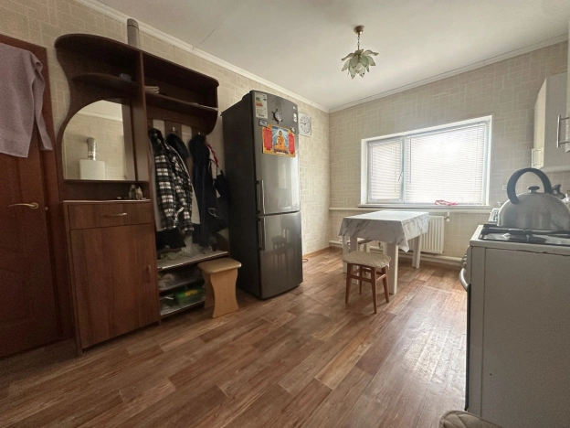 Купить дом в районе Юго-Западный в Элисте. Вариант № 6415, 4, площадь -  квм, цена 4250000 рублей