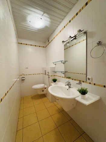 Купить квартиру на вторичке в Уфе. Вариант № 1329977, 11, площадь -  квм, цена 13300000 рублей