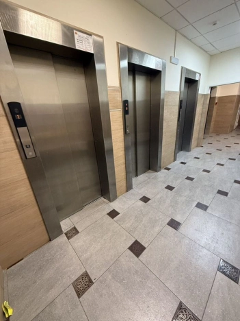 Купить трехкомнатную квартиру в Ленинградской области. Вариант № 7230417, 39, площадь -  квм, цена 20900000 рублей