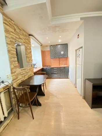 Купить двухкомнатную квартиру на вторичке на улице Набережная реки Мойки в Пензе. Вариант № 4825188, 5, площадь -  квм, цена 3590000 рублей