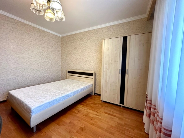 Купить трехкомнатную квартиру в Калуге. Вариант № 235911, 18, площадь -  квм, цена 21000000 рублей