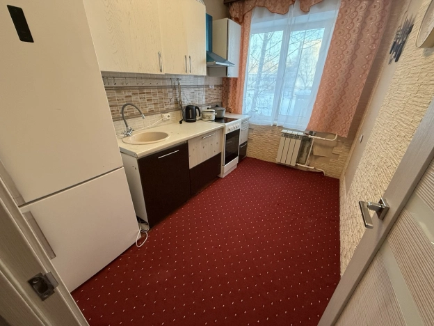 Купить многокомнатную квартиру в Микрорайоне Золотая Нива в Новосибирске. Вариант № 40193, 6, площадь -  квм, цена 5350000 рублей