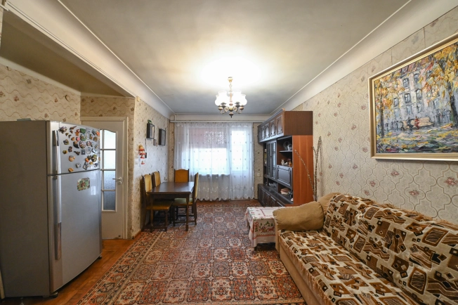 Купить трехкомнатную квартиру в Ростовской области. Вариант № 8013332, 0, площадь -  квм, цена 6200000 рублей