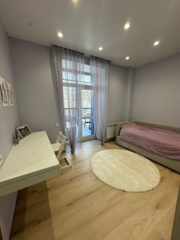 Купить четырехкомнатную квартиру в Новосибирской области. Вариант № 9890388, 7, площадь -  квм, цена 36000000 рублей