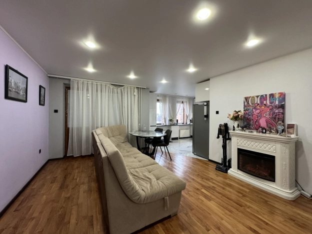 Купить четырехкомнатную квартиру в Волгограде. Вариант № 6059, 1, площадь -  квм, цена 15000000 рублей