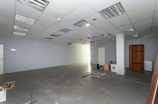 Купить коммерческую недвижимость свободного назначения в Тобольске. Вариант № 3900, 12, площадь -  квм, цена 16000000 рублей