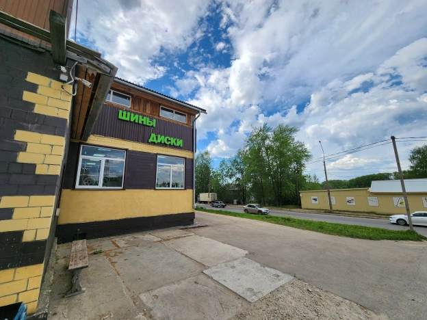 Купить торговые помещения в Сыктывкаре. Вариант № 23597, 1, площадь -  квм, цена 11900000 рублей