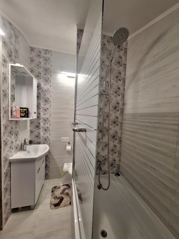 Купить дом на улице Октябрьский переулок в Новороссийске. Вариант № 8337, 13, площадь -  квм, цена 20000000 рублей