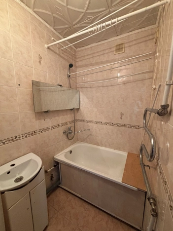 Купить трехкомнатную квартиру на улице Молодёжная в Республике Татарстан (татарстан). Вариант № 2177993, 9, площадь -  квм, цена 3180000 рублей