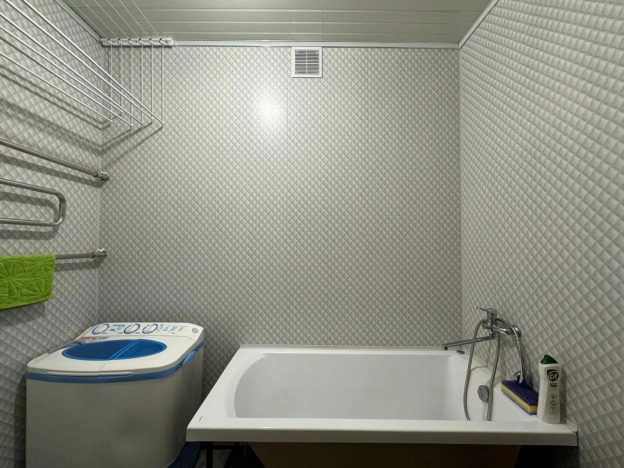 Купить комнату в Иркутской области. Вариант № 33510, 8, площадь -  квм, цена 1550000 рублей