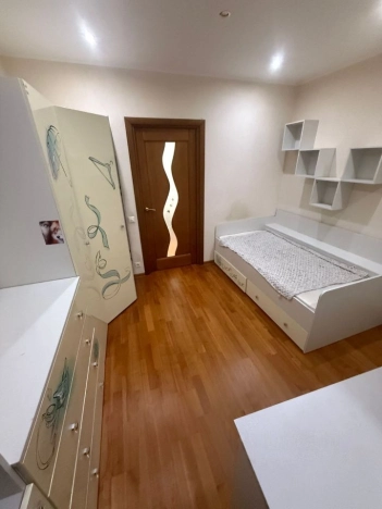 Купить квартиру в Москве. Вариант № 9817522, 7, площадь -  квм, цена 25000000 рублей