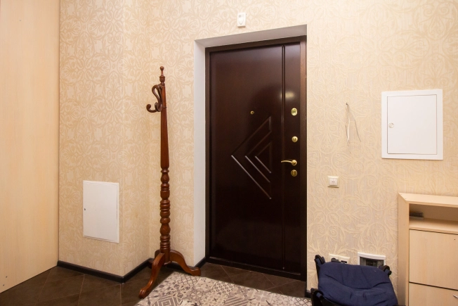 Купить трехкомнатную квартиру у метро Коммунарка в Москве. Вариант № 9820246, 15, площадь -  квм, цена 20000000 рублей