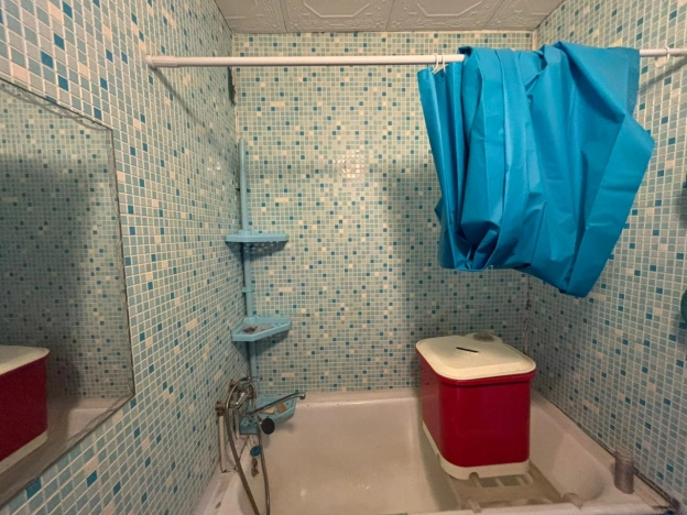 Купить двухкомнатную квартиру в Омске. Вариант № 2535452, 10, площадь -  квм, цена 4250000 рублей