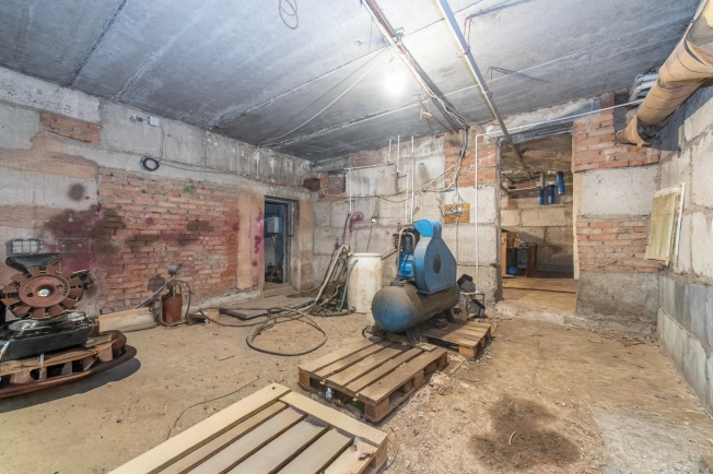 Купить коммерческую недвижимость в Магнитогорске. Вариант № 8863229, 44, площадь -  квм, цена 12500000 рублей