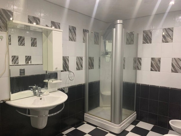 Купить четырехкомнатную квартиру в Вологде. Вариант № 3445, 27, площадь -  квм, цена 19700000 рублей