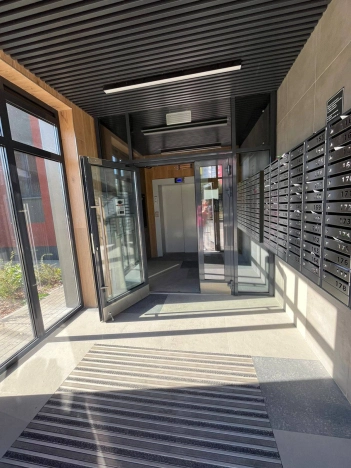 Купить однокомнатную квартиру на улице Гаршина в Воронеже. Вариант № 5459381, 3, площадь - квм, цена 4000000 рублей