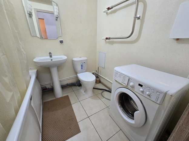 Купить однокомнатную квартиру в Воронеже. Вариант № 7592855, 6, площадь - квм, цена 4050000 рублей