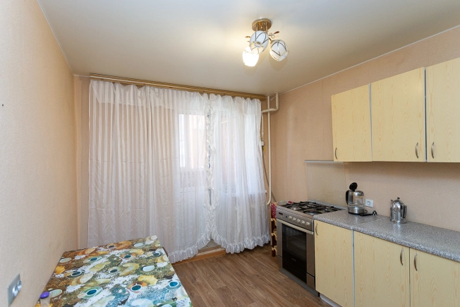 . Вариант № 3126070, 6, площадь - 42 квм, цена 24000 рублей