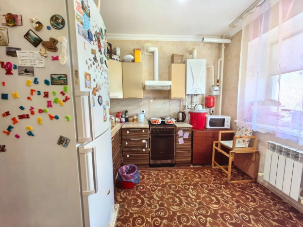 Купить двухкомнатную квартиру на вторичке в Микрорайоне 4-й, Элиста в Элисте. Вариант № 44762, 4, площадь -  квм, цена 5700000 рублей