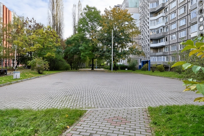 Купить трехкомнатную квартиру в Калининграде. Вариант № 8004439, 27, площадь -  квм, цена 7700000 рублей