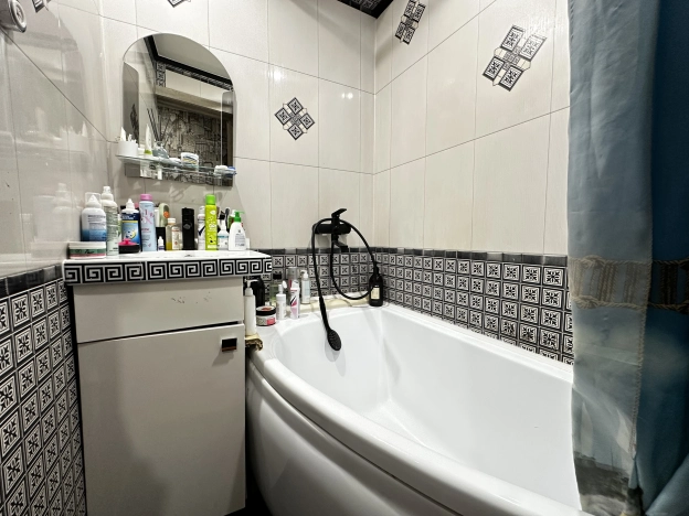 Купить двухкомнатную квартиру на вторичке в Пензенской области. Вариант № 9771903, 10, площадь -  квм, цена 3900000 рублей