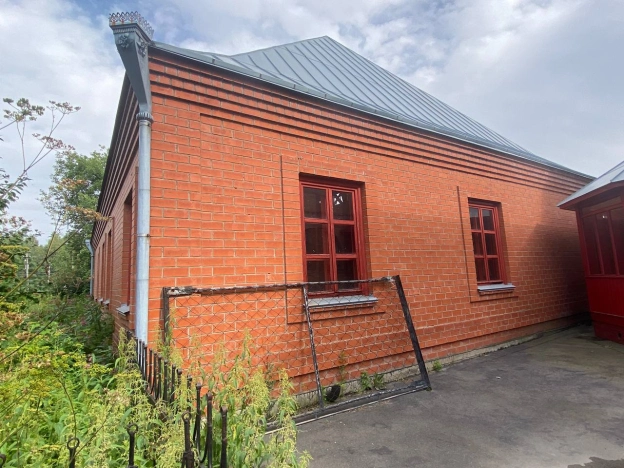 Купить дом на улице Садовая в Алтайском крае. Вариант № 1992976, 3, площадь -  квм, цена 15000000 рублей