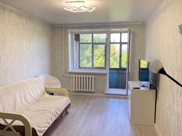 Купить трехкомнатную квартиру в Пушкине. Вариант № 5828376, 9, площадь -  квм, цена 7400000 рублей