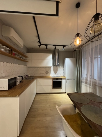 Купить квартиру в Москве. Вариант № 8076075, 8, площадь -  квм, цена 20990000 рублей