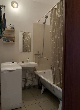 Купить трехкомнатную квартиру на улице Московское шоссе в Санкт-Петербурге. Вариант № 2335523, 9, площадь -  квм, цена 12750000 рублей