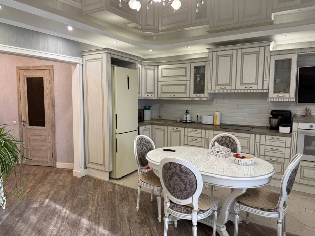 Купить квартиру в Чите. Вариант № 8802941, 3, площадь -  квм, цена 13200000 рублей