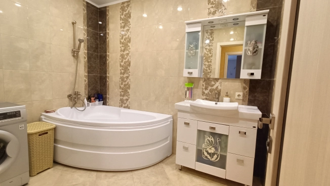 Купить квартиру в Брянской области. Вариант № 6830178, 27, площадь -  квм, цена 10700000 рублей