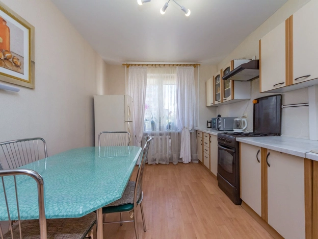 . Вариант № 9825, 19, площадь - 81.9 квм, цена 10500000 рублей