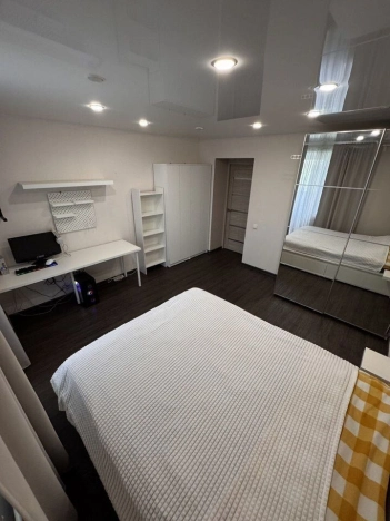 Купить двухкомнатную квартиру на улице Линейная в Новосибирской области. Вариант № 9223343, 18, площадь -  квм, цена 7800000 рублей