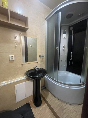 Купить квартиру в Приморском крае. Вариант № 36765, 8, площадь - квм, цена 4100000 рублей