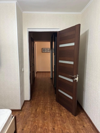 Купить трехкомнатную квартиру в Микрорайоне 8-й, Элиста в Элисте. Вариант № 8044740, 9, площадь -  квм, цена 4600000 рублей