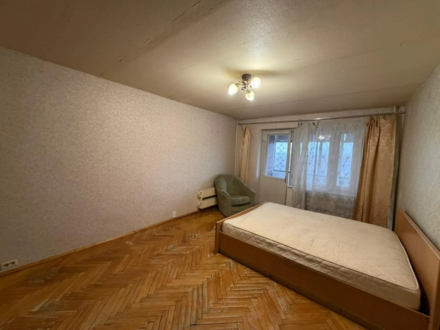 Купить трехкомнатную квартиру на улице Кронштадтский бульвар в Москве. Вариант № 9442755, 1, площадь -  квм, цена 9950000 рублей