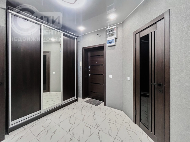 Купить однокомнатную квартиру на улице Ленинский проспект в Воронеже. Вариант № 3346643, 15, площадь -  квм, цена 6700000 рублей