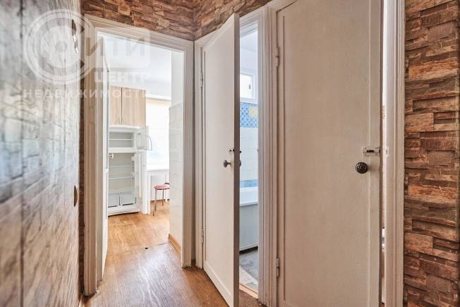 Купить двухкомнатную квартиру в районе Левобережный в Воронеже. Вариант № 34565, 4, площадь -  квм, цена 3130000 рублей