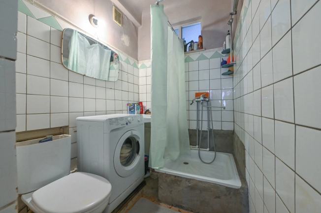 Купить трехкомнатную квартиру в Ростовской области. Вариант № 8013332, 9, площадь -  квм, цена 6200000 рублей