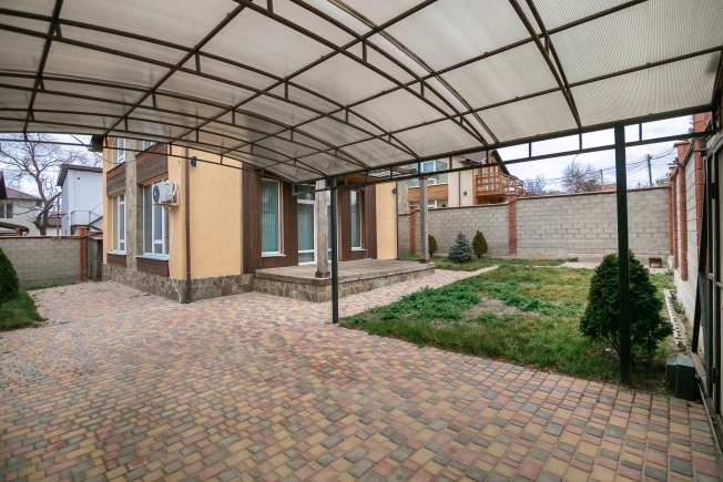 Купить дом в Севастополе. Вариант № 9693950, 33, площадь -  квм, цена 19000000 рублей