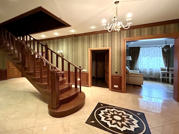 Купить дом в Москве. Вариант № 5270277, 8, площадь -  квм, цена 60000000 рублей