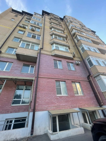 Купить коммерческую недвижимость в Элисте. Вариант № 12515, 1, площадь -  квм, цена 3600000 рублей