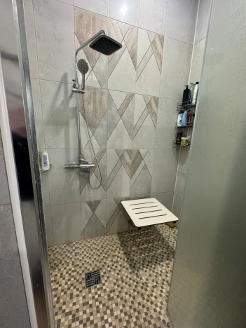 Купить дом на улице Административная в Иркутской области. Вариант № 7253646, 18, площадь -  квм, цена 39500000 рублей