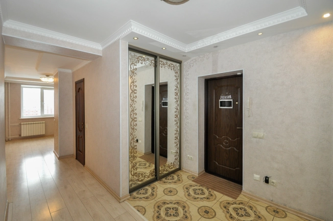 Купить четырехкомнатную квартиру в Новосибирской области. Вариант № 9426424, 29, площадь -  квм, цена 13500000 рублей